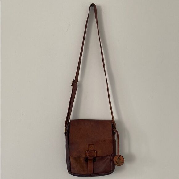 Harbour 2nd: Brown Leather Crossbody Adjustable Strap Bag - Gently Used - Picture 2 of 15